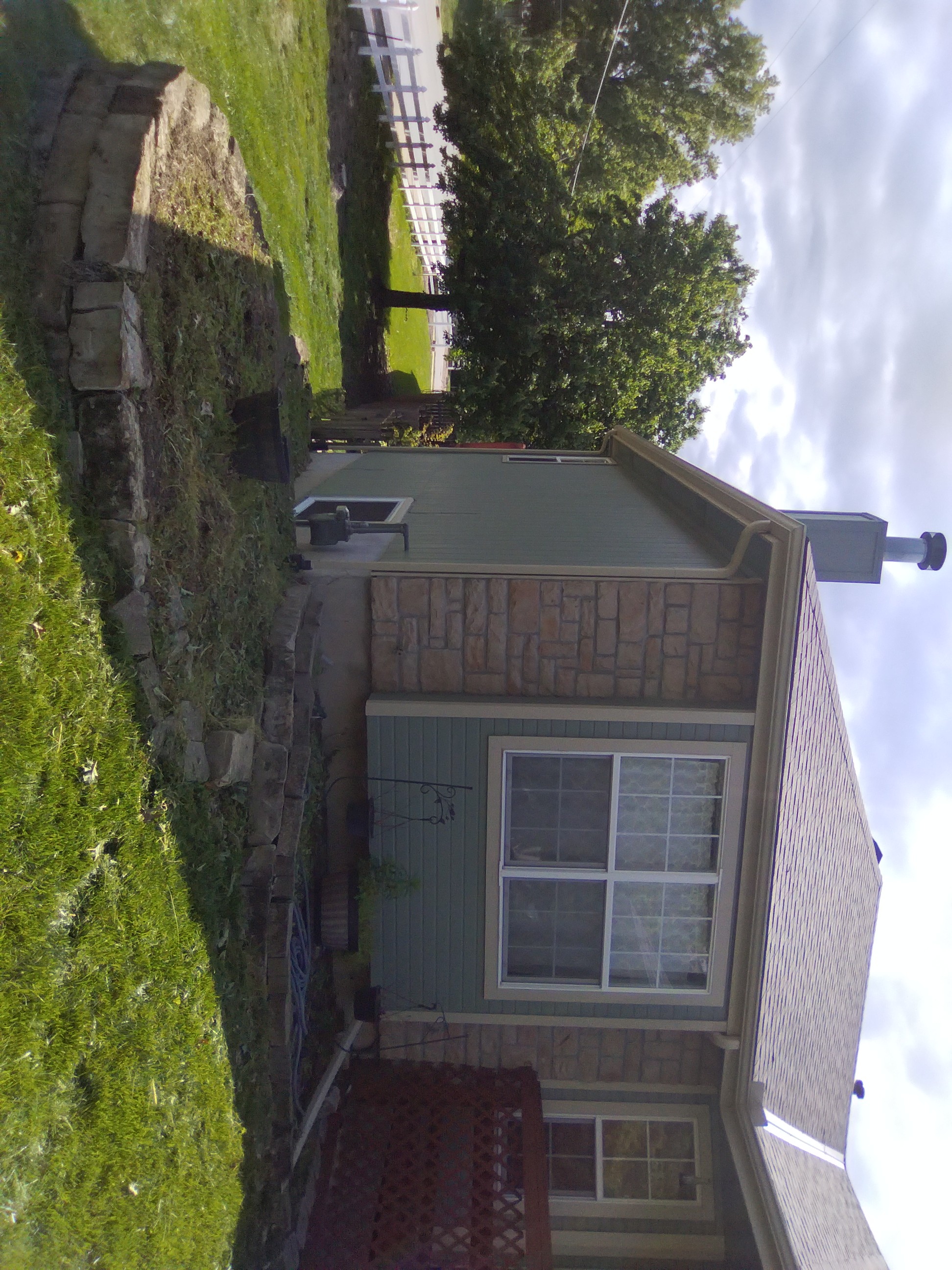 Finished backyard lawn service Leavenworth